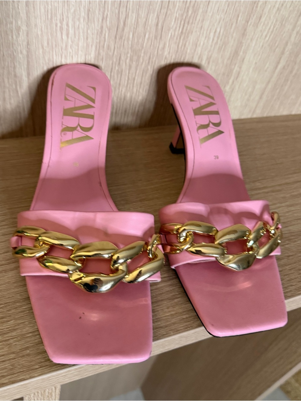 Zara Pink Leather Heeled Mules with Gold Chain